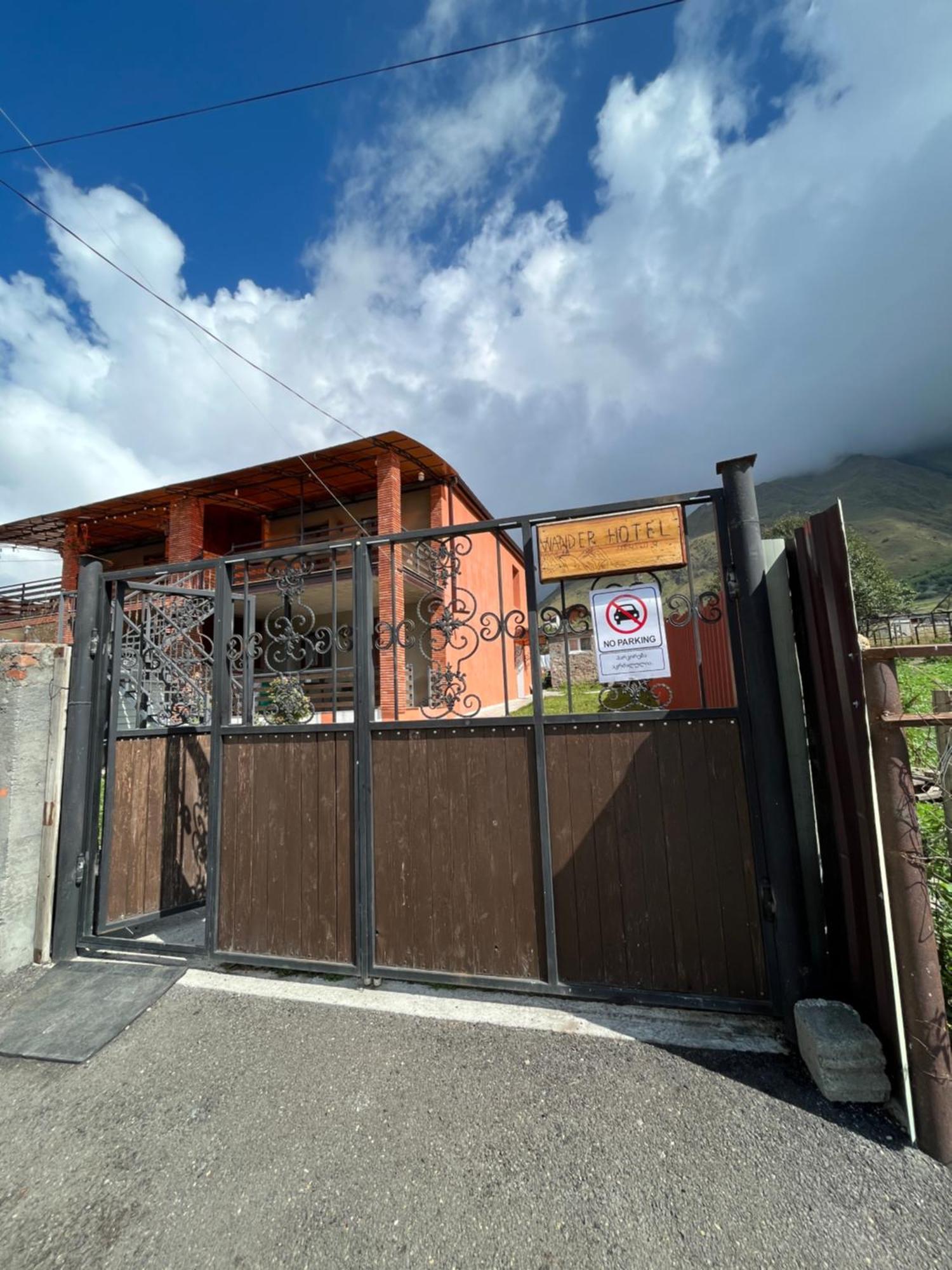 Отель Wander Kazbegi Экстерьер фото